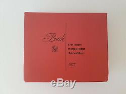 Livre 1954 Buick Colours & Fabrics - Album De Garnitures Intérieures De Loisirs