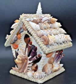 Maison de jardin décorative en coquillage vintage 2005, artisan signée, unique en son genre