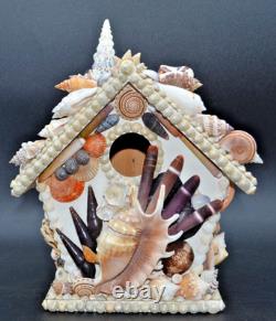 Maison de jardin décorative en coquillage vintage 2005, artisan signée, unique en son genre