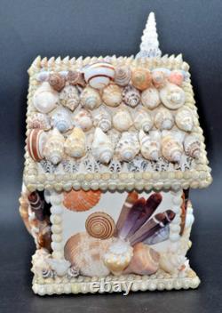 Maison de jardin décorative en coquillage vintage 2005, artisan signée, unique en son genre
