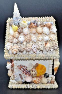 Maison de jardin décorative en coquillage vintage 2005, artisan signée, unique en son genre