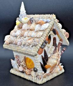 Maison de jardin décorative en coquillage vintage 2005, artisan signée, unique en son genre