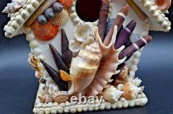 Maison de jardin décorative en coquillage vintage 2005, artisan signée, unique en son genre