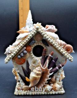 Maison de jardin décorative en coquillage vintage 2005, artisan signée, unique en son genre