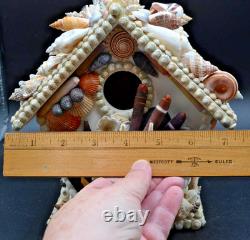 Maison de jardin décorative en coquillage vintage 2005, artisan signée, unique en son genre