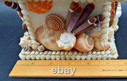 Maison de jardin décorative en coquillage vintage 2005, artisan signée, unique en son genre
