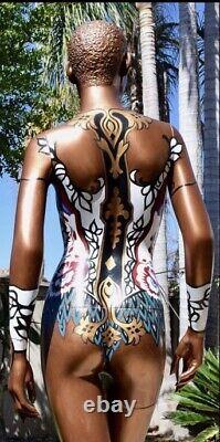 Mannequin vintage peint à la main, taille réelle 71x22x8 pouces, femme (africaine), pièce unique