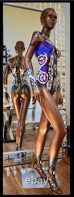 Mannequin vintage peint à la main, taille réelle 71x22x8 pouces, femme (africaine), pièce unique