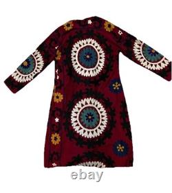Manteau de collection vintage rouge Suzani unique en son genre avec bordure en alpaga, taille L