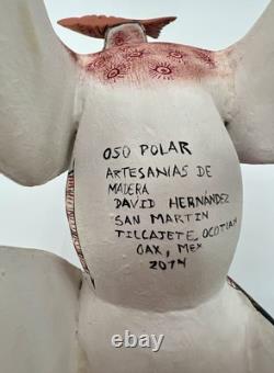 OURS POLAIRE Avec POISSON - Un alebrije en bois sculpté à la main, unique en son genre, de Oaxaca, Mexique