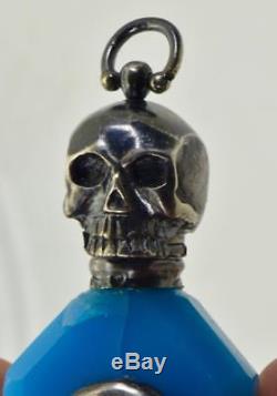 One Of A Genne Antique Bouteille De Poison En Verre Argenté Et Bleu Argenté Avec Tête De Mort