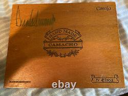 One Of A Kind Donald Trump Dédicacé Mar-a-lago Cente Commémoratif Cigar Box Maga
