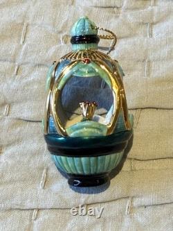 Ornement en porcelaine Prince Grenouille M Lawrence 1998 unique en son genre