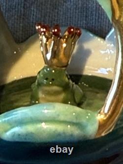 Ornement en porcelaine Prince Grenouille M Lawrence 1998 unique en son genre