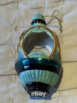 Ornement en porcelaine Prince Grenouille M Lawrence 1998 unique en son genre