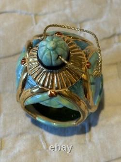 Ornement en porcelaine Prince Grenouille M Lawrence 1998 unique en son genre