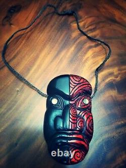 Pendentif Tiki Carving Un D'un Genre