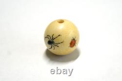 Perle Ojime japonaise unique du 19e siècle à l'ambre, représentant une araignée et des insectes