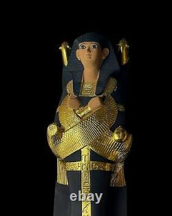 Pièce Unique pour le Roi Toutankhamon allongé sur son lit, Réplique de Musée