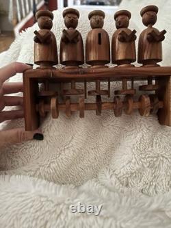 Pièce d'art populaire mécanique en bois vintage et fait main, Unique en son genre