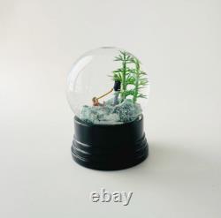 Pièce d'art unique en globe de neige fait main, humour noir, objet de collection unique en son genre