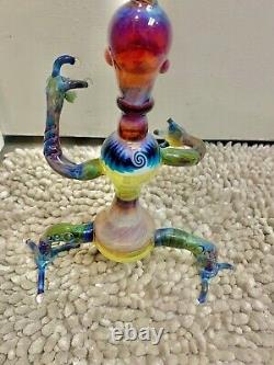 Pièce fonctionnelle en verre soufflé par Dawg House Glass. Verre Heddy unique en son genre