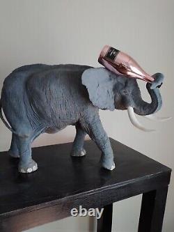 Porte-bouteille de vin en forme d'éléphant sculpté unique et imposant - Une pièce unique