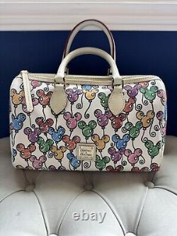 Porte-monnaie en baril à ballons Disney Dooney and Bourke unique en son genre