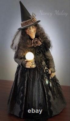 Poupée d'art sorcière en paperclay faite à la main, unique en son genre, vêtements vintage, Halloween, Nancy Malay