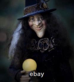 Poupée d'art sorcière en paperclay faite à la main, unique en son genre, vêtements vintage, Halloween, Nancy Malay