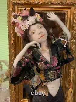 Poupée d'art textile figuratif unique en son genre