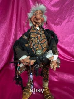 Poupée d'artiste en argile polymère steampunk fantastique OOAK Troll Gardien du Temps Mixed Media