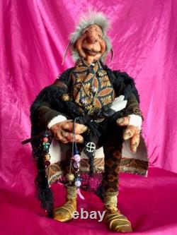 Poupée d'artiste en argile polymère steampunk fantastique OOAK Troll Gardien du Temps Mixed Media