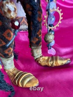 Poupée d'artiste en argile polymère steampunk fantastique OOAK Troll Gardien du Temps Mixed Media