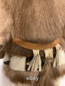 Poupée native alaskienne vintage, unique en son genre, qualité musée. Vers les années 1940.