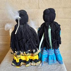 Poupées de cérémonie de lever de soleil Apache White River de 1982, uniques en leur genre, signées