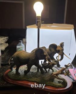 RARE Une pièce unique 2001 Lenox Savanna Run lampe éléphant /2500 figurine statue