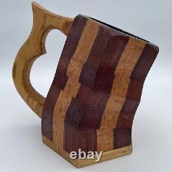 Rare One Of A Kind Don Lewis Designs Wooden Crooked Tankard Mug Hand Crafted	<br/>			

Rare One Of A Kind Don Lewis Designs Wooden Crooked Tankard Mug Hand Crafted		<br/>	 	 <br/>Traduction: Rare, unique mug en bois à anse tordue de Don Lewis Designs, fabriqué à la main