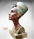 Reine égyptienne Néfertiti: Une Pièce Unique Fabriquée Par Des Mains égyptiennes.
