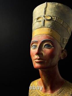 Reine égyptienne Néfertiti, une pièce unique fabriquée en Égypte