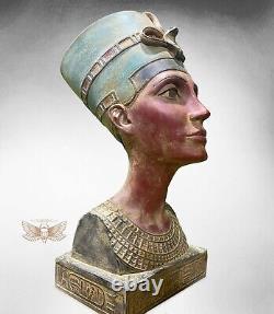 Reine égyptienne Nefertiti, unique création des mains égyptiennes.