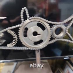 SCULPTURE EN ART DE RECYCLAGE STEAMPUNK HAMMERHEAD SHARK UNIQUE EN SON GENRE (OOAK) 17 X 18
