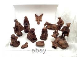 Scène de crèche de Noël en bois sculpté à la main, unique en son genre (crèche sans Jésus)