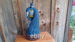 Sculpture en bois de Batman, pièce unique, sculptée par moi à partir d’une seule bûche