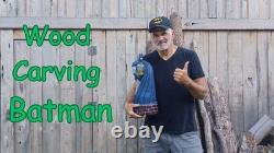 Sculpture en bois de Batman, pièce unique, sculptée par moi à partir d’une seule bûche