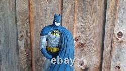 Sculpture en bois de Batman, pièce unique, sculptée par moi à partir d’une seule bûche