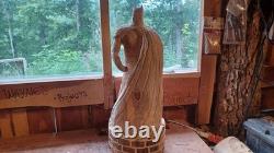 Sculpture en bois de Batman, pièce unique, sculptée par moi à partir d’une seule bûche