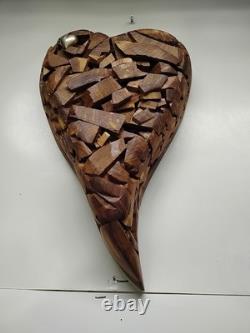 Sculpture en bois faite main, unique, cœur découpé et superposé, réunie.