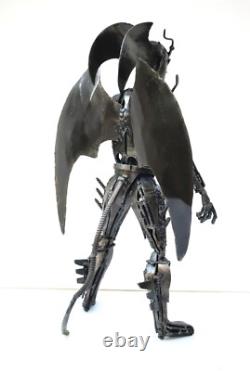 Sculpture en métal scrap Devilman Objet de décoration intérieure Cadeaux de Noël uniques