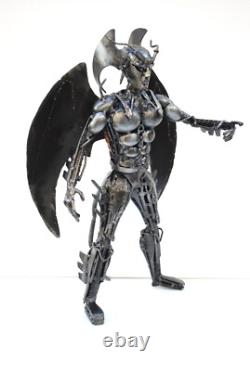 Sculpture en métal scrap Devilman Objet de décoration intérieure Cadeaux de Noël uniques